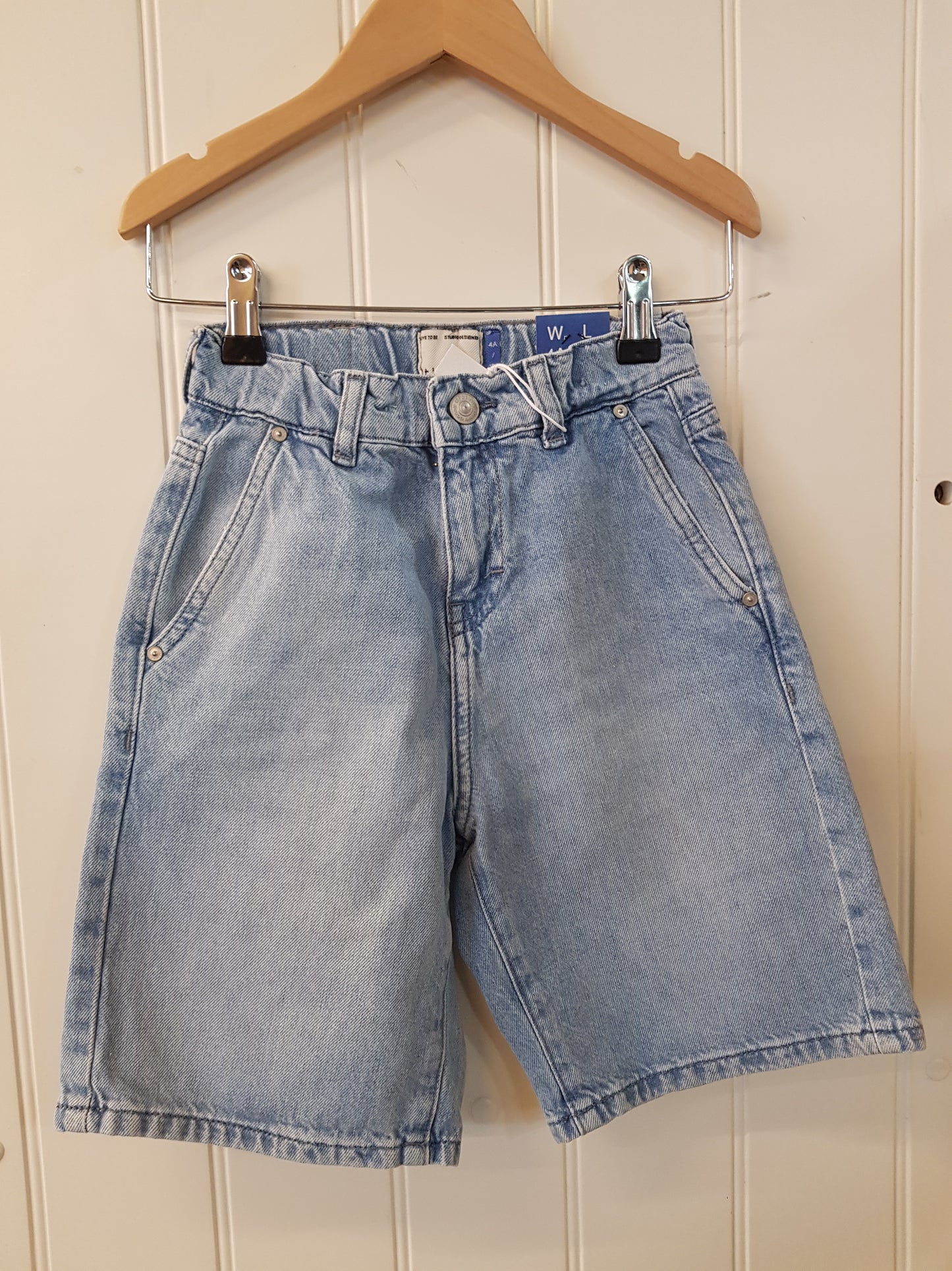 Veron Boys - Bermuda - Arlais Wash