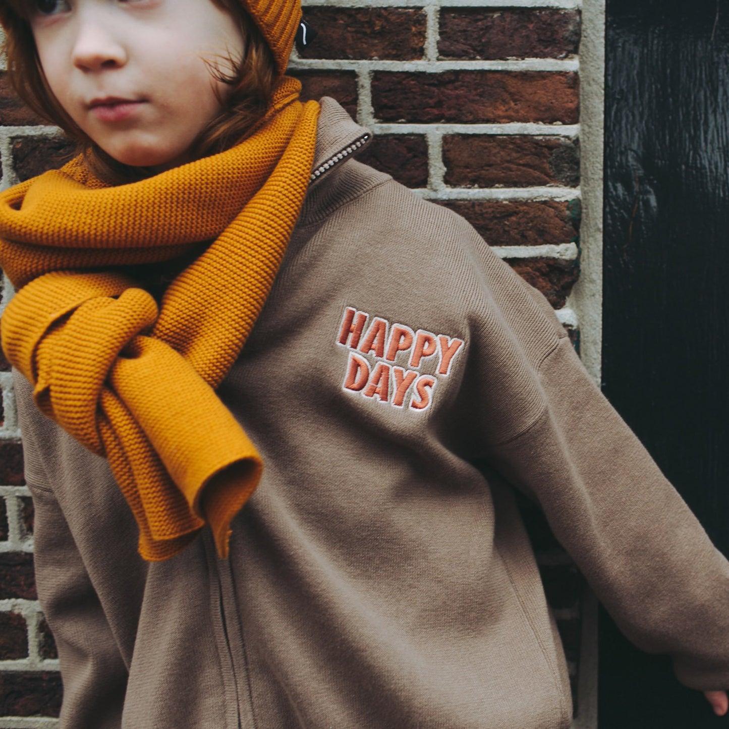 - Happy Days - Cardigan + Embroidery (Knit)